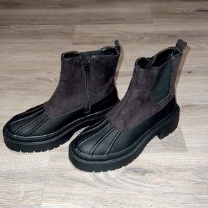 Water proof boots. NWOT